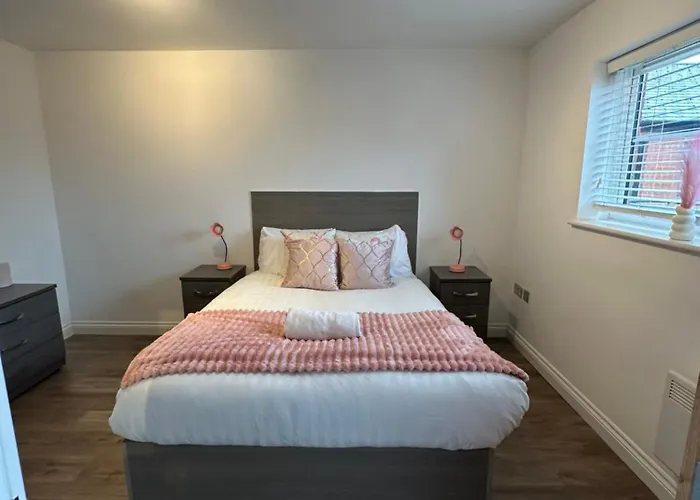 3Mint Drive 2 Bedrooms With Car Or Van Park,Wifi,Netflix No Deposit Required