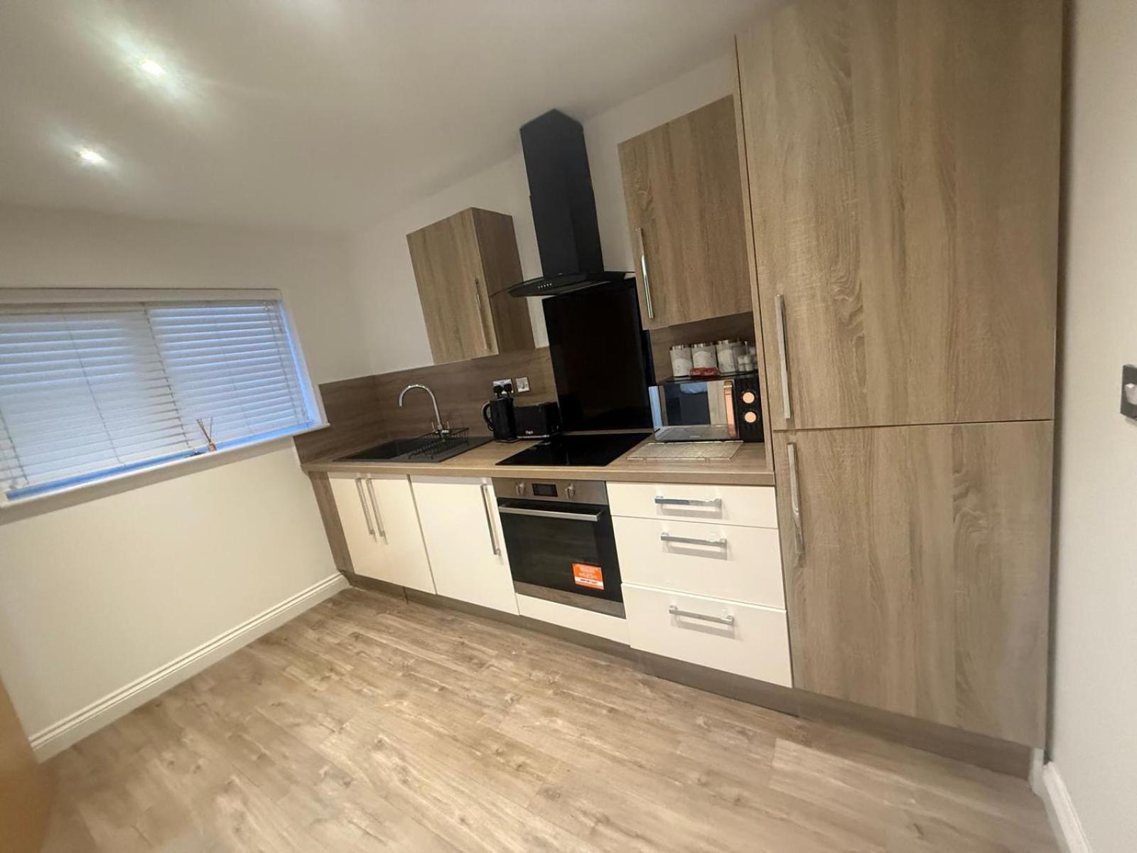 3mint Drive 2 Bedrooms With Car Or Park,wifi,netflix No Deposit Required Апартаменты